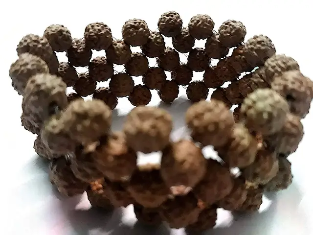 Brown Wooden Stretchable 5 Mukhi Rudraksha Beads Bracelet – image 2