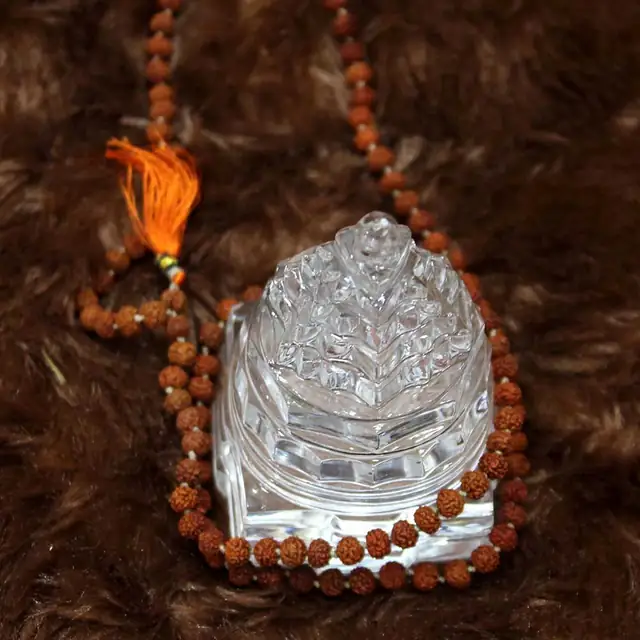 Shree Meru Laxmi Yantra Sphatik 100-150gm – image 2